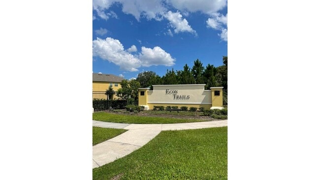 Building Photo - 9330 Tecumseh Dr