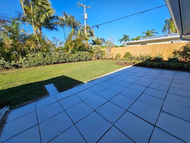 Building Photo - 355 Franklin Rd