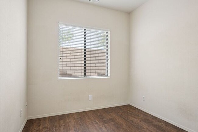 Building Photo - 2763 N Raven