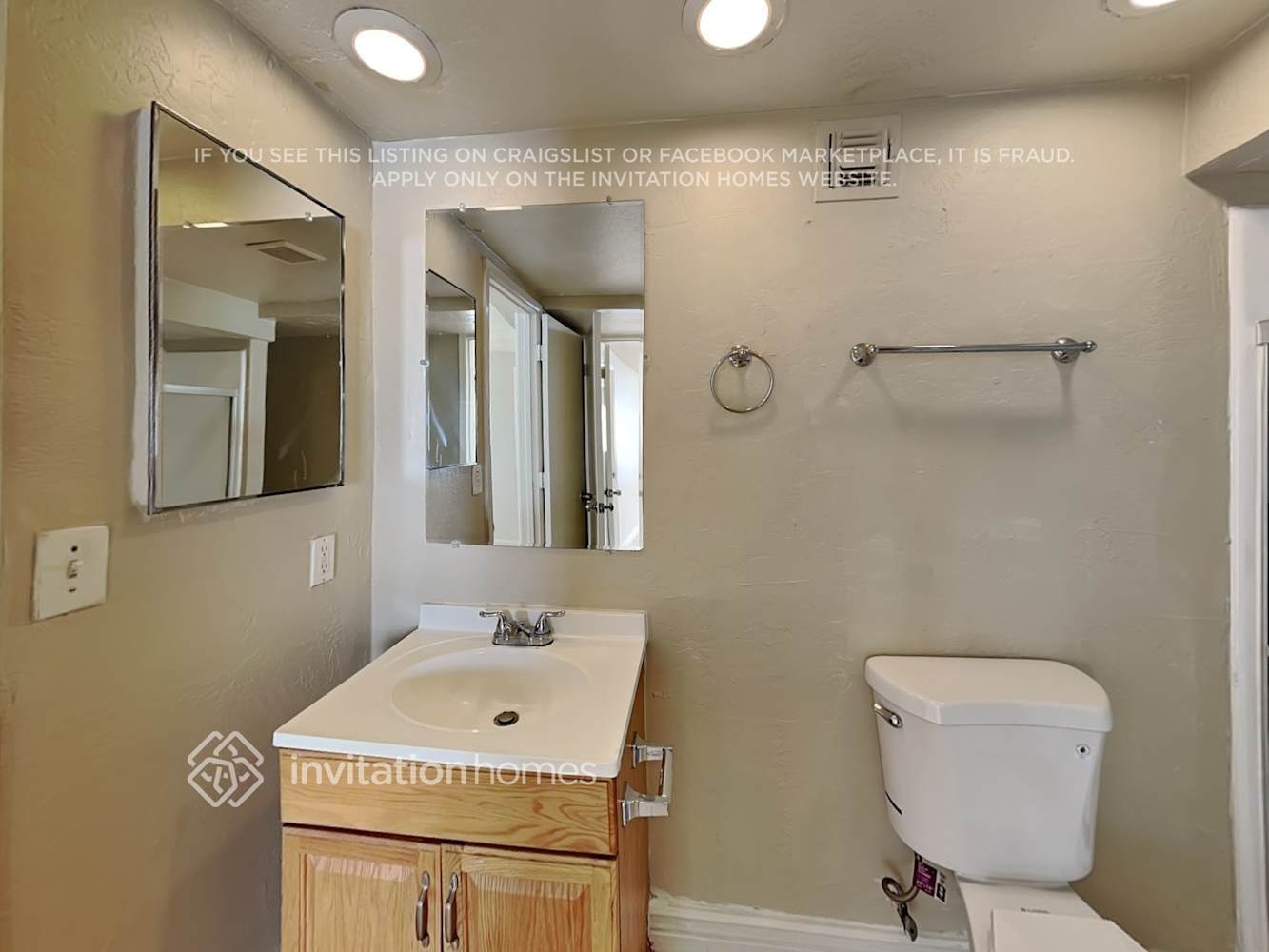 Building Photo - 4534 W Mitchell Dr