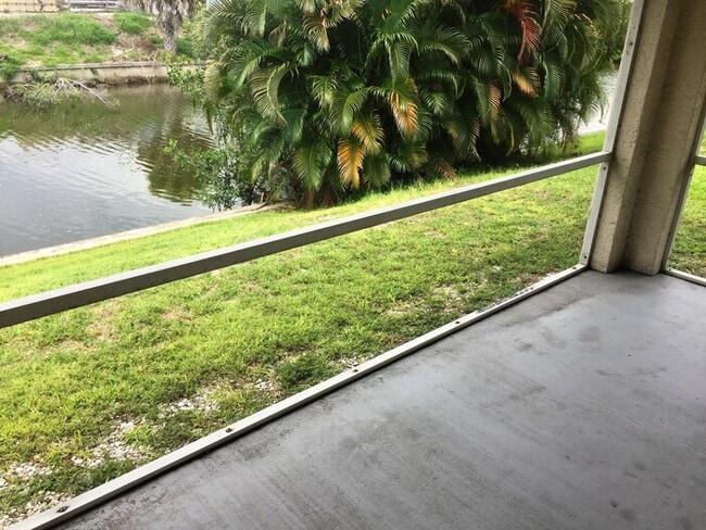 Building Photo - SE Cape Coral Duplex Unit