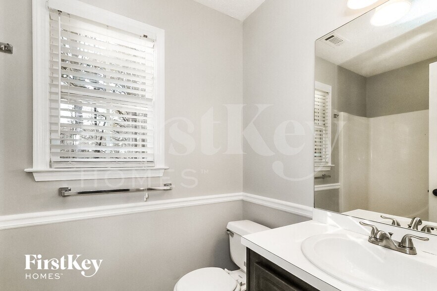 Building Photo - 211 Bennett Farms Trail