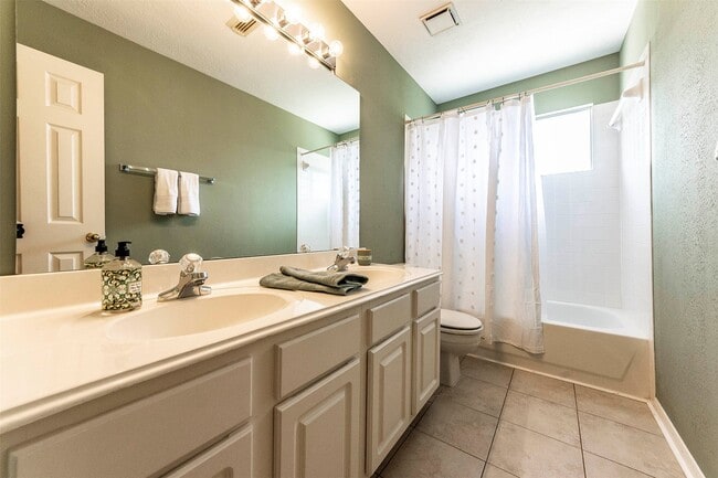 Building Photo - 2608 Leroy St