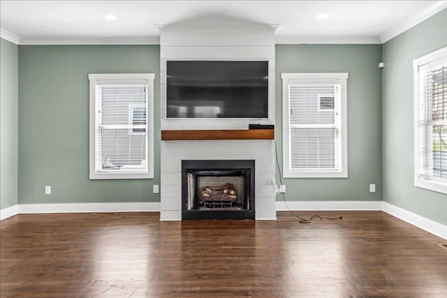 Building Photo - Columbia Avenue Condo