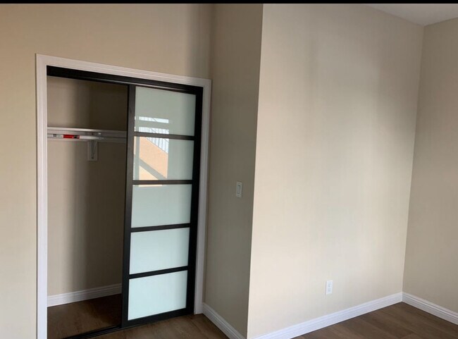 Building Photo - 5117 W 21st St