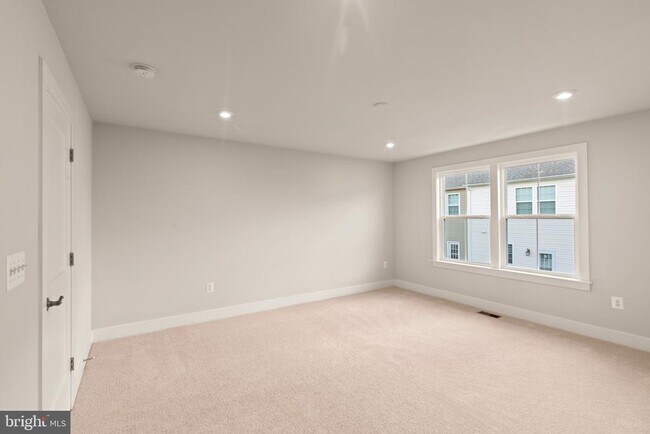 Building Photo - 10512 Hinton Wy