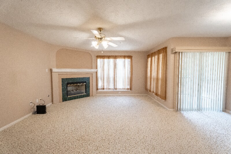 Building Photo - 8051 Bay Branch Dr