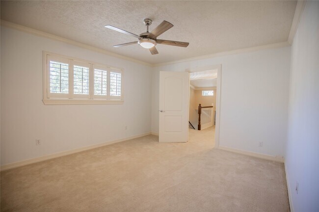 Building Photo - 1627 Fall Valley Dr