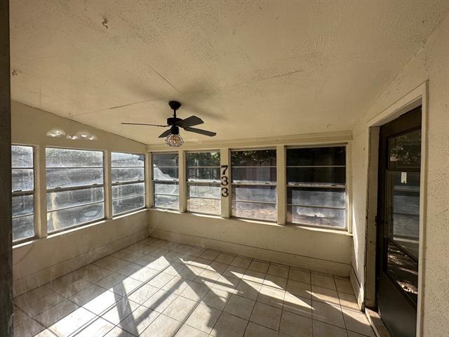 Building Photo - 733 Toni Dr