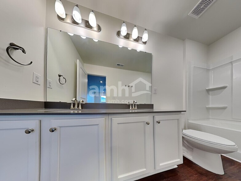 Building Photo - 7022 Garrett Ct