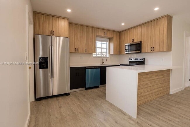 Building Photo - Hope Street, Hollywood, FL 33024 - 4 BR 2 BA Single-Family Home