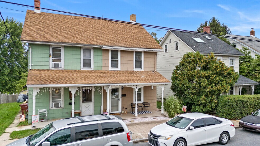 Building Photo - 2221 N 1st Ave