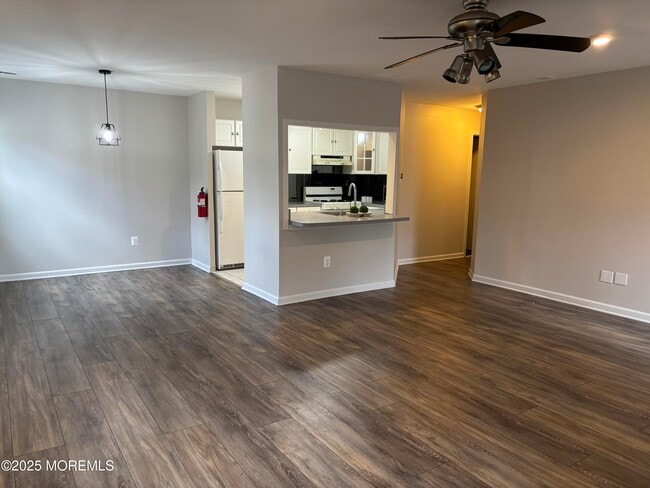 Building Photo - 481 Hawthorne Pl