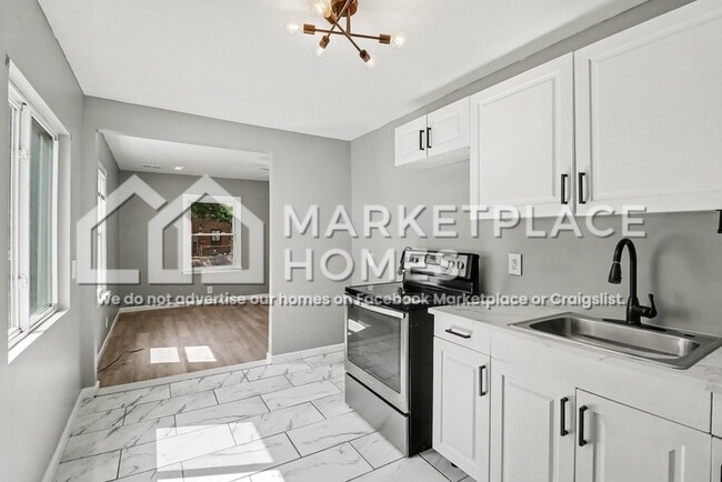 Building Photo - 14364 Lamphere