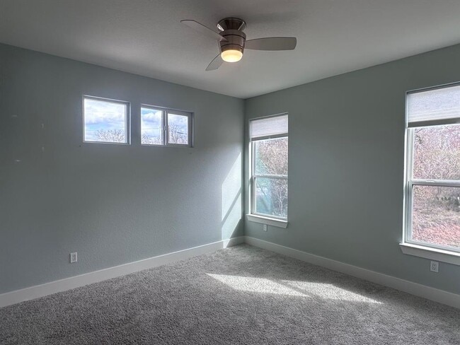 Building Photo - 103 Kikipua