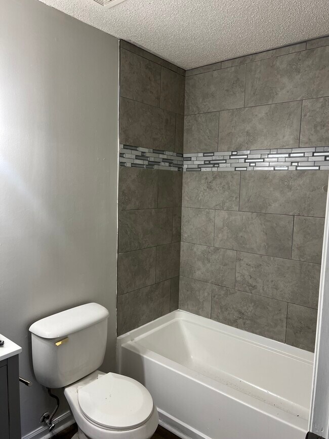 Building Photo - 1942 Baywind Ct