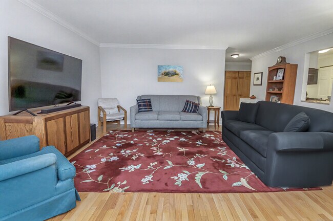 Building Photo - 53 Lawson Ln