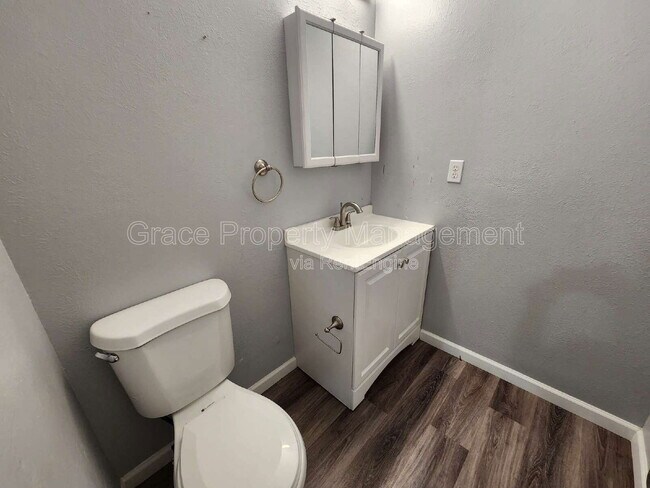 Building Photo - 774 W Cleveland Cir