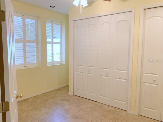 Building Photo - 10126 Mowry Ln