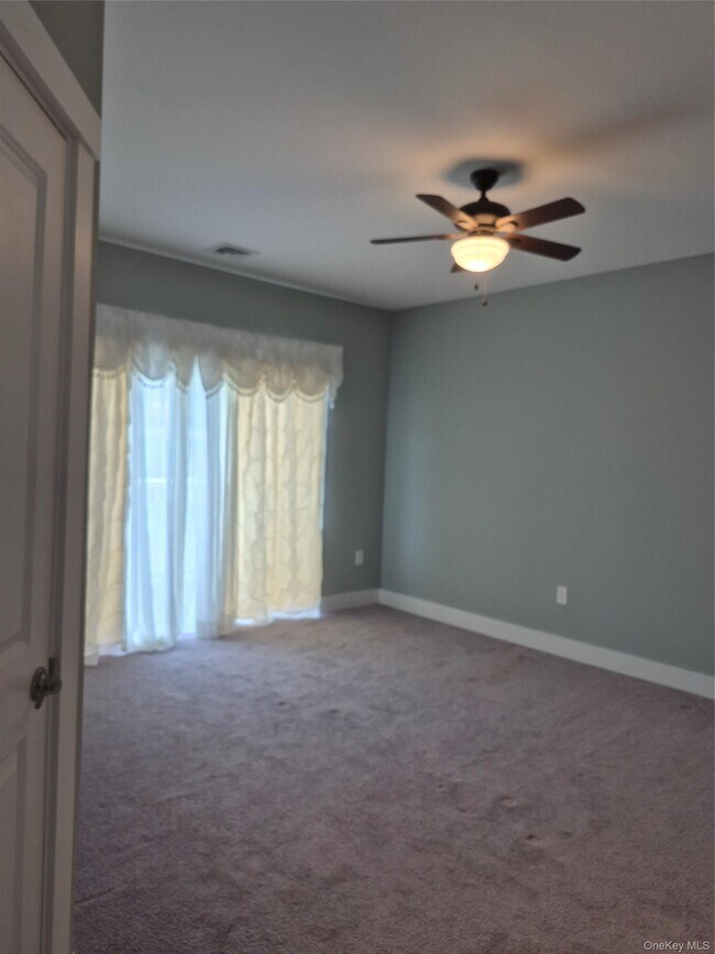 Building Photo - 44 Fox Hill Dr