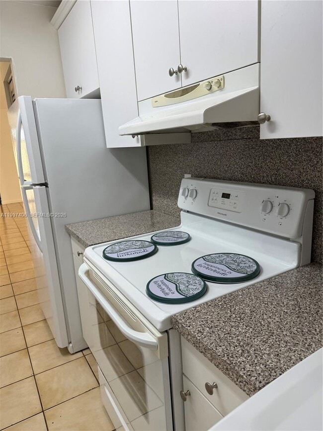 Building Photo - 5143 SW 140th Pl