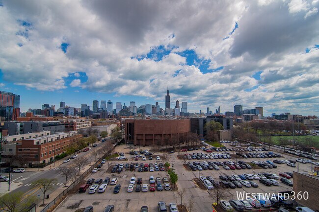 Building Photo - 6 Laflin-808