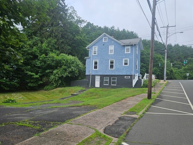 Primary Photo - 33 Evergreen Ave