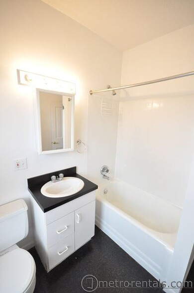 Bath with tub - 321 E Livingston Ave