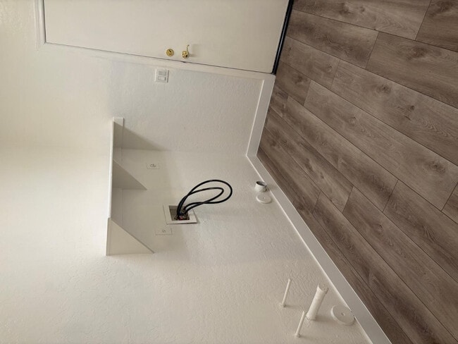 Building Photo - 2245 E Detroit St