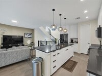 Building Photo - 4703 Munger Ave