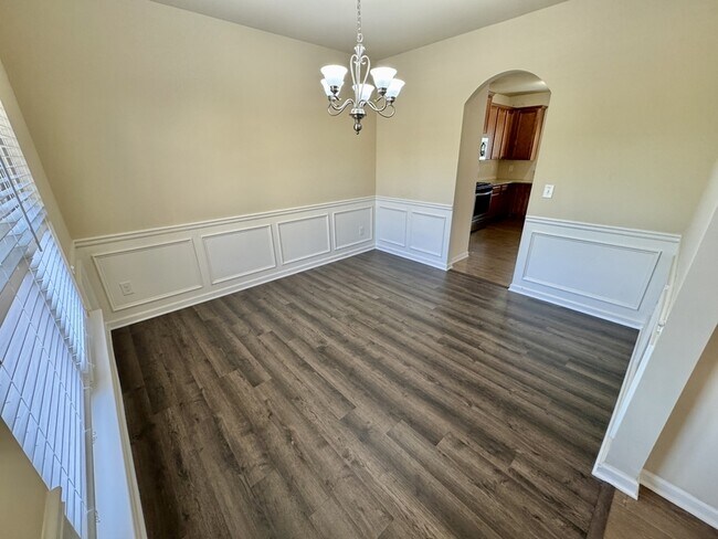 Building Photo - 130 Sparkling Spring Trail