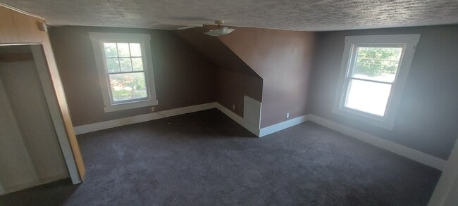 Building Photo - 512 Gordon St