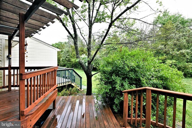 Building Photo - 3435 Westview Dr