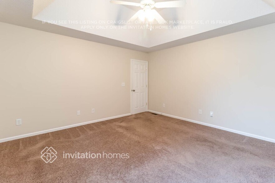 Building Photo - 400 Bennington Dr