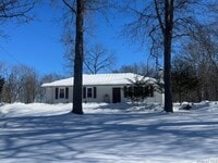 Building Photo - 19 Fenmore Dr