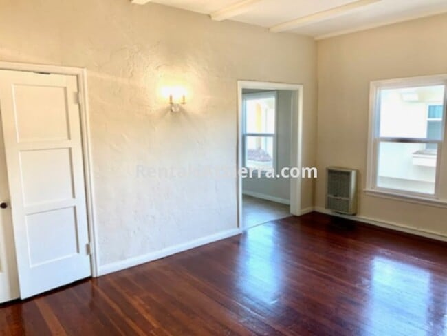 Building Photo - 1840 N Berendo St