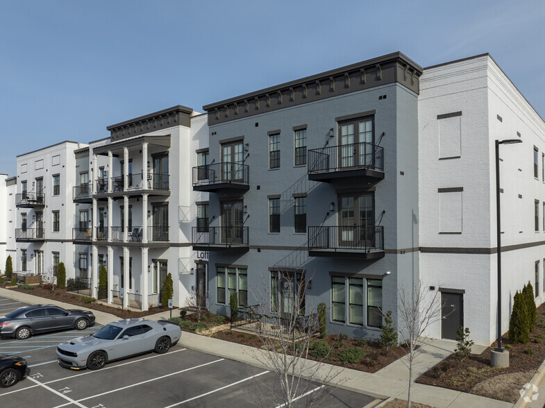 Building Photo - The Lofts at Town Madison