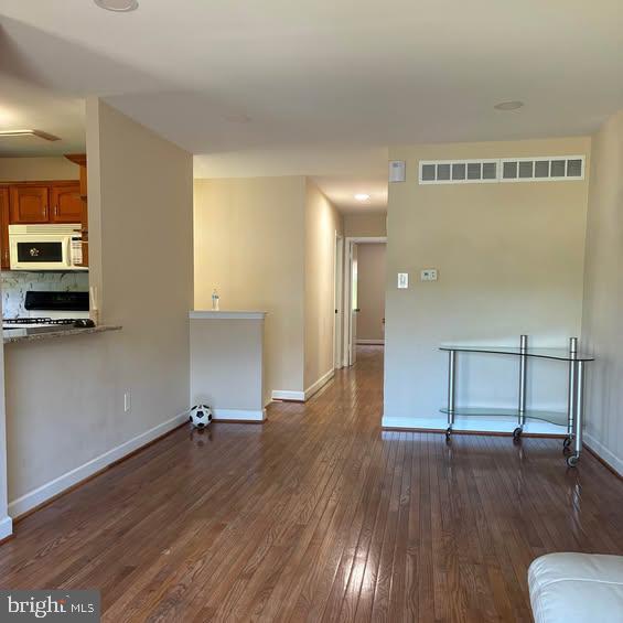 Building Photo - 1701 Scotchbrook Dr
