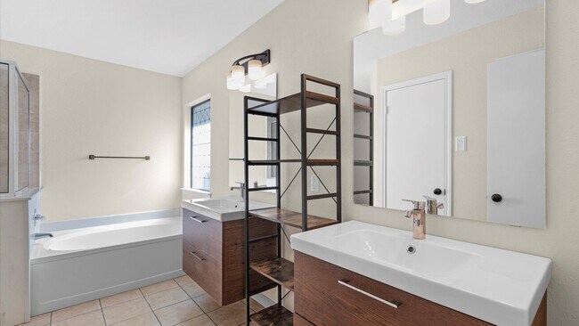 Building Photo - Parkwood