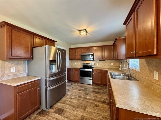 Building Photo - 105 Bluebonnet Oak Ct