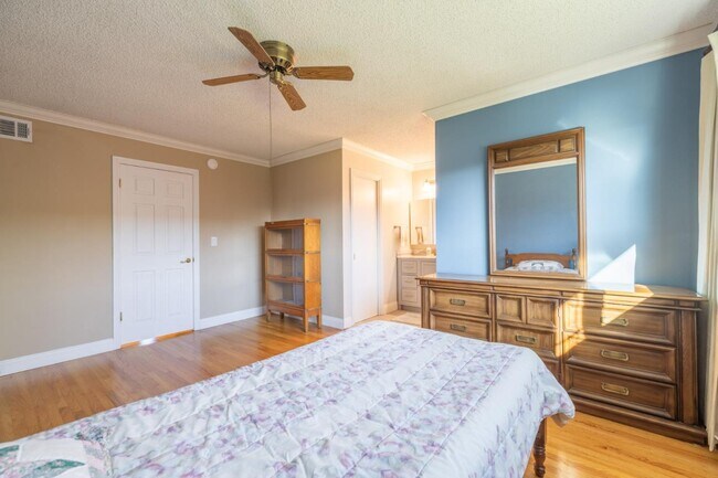 Building Photo - 3276 Andora Dr