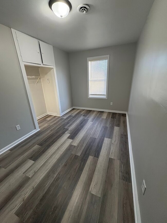 Building Photo - 240 N W Pl