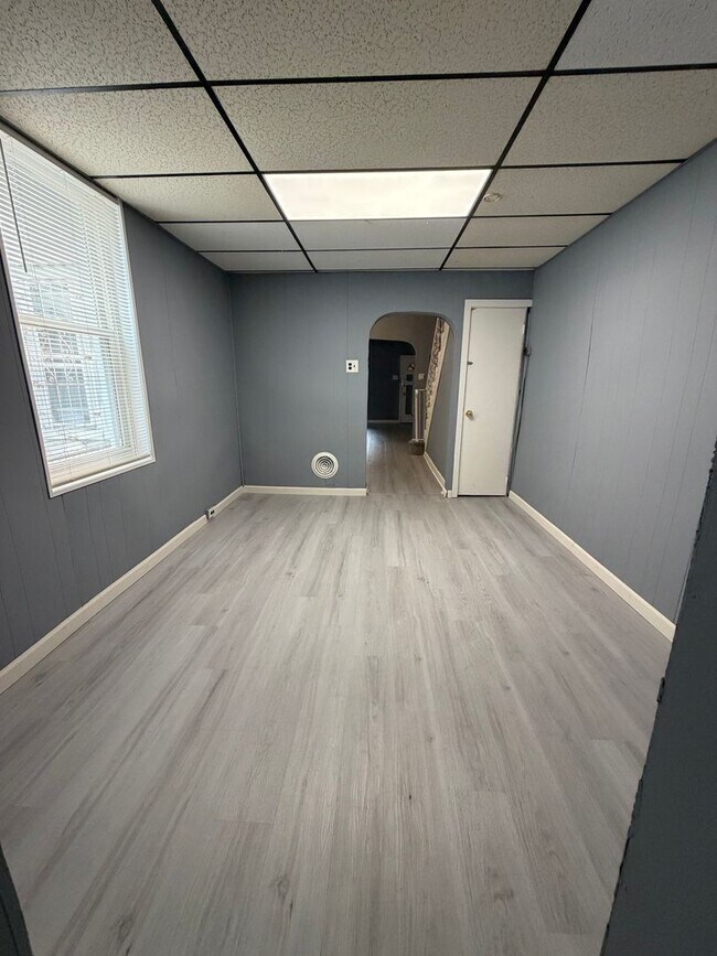 Building Photo - 1313 N 51st St