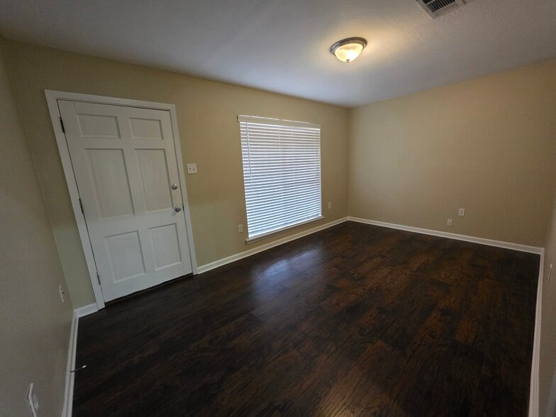 Building Photo - 5219 Goodland Dr