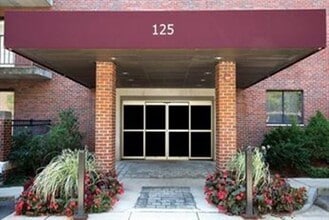 Building Photo - 125 Pleasant St