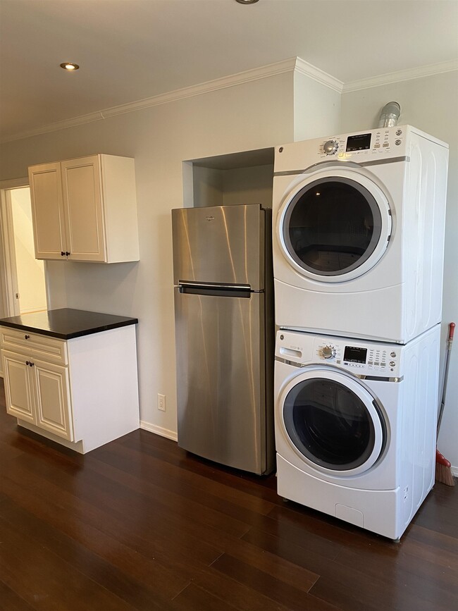 Building Photo - 375 Avenue C