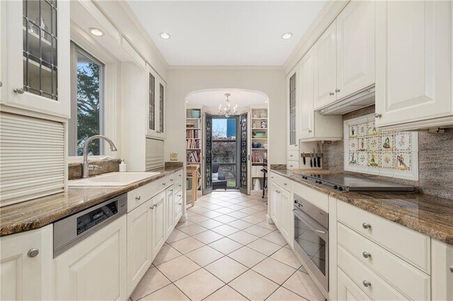 Building Photo - 4 Hunter Ave