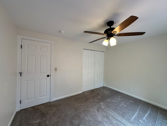 Building Photo - Three Bedroom Home in North Salem with New...