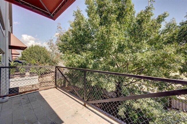 Building Photo - 6925 Yellowstone Way Dr