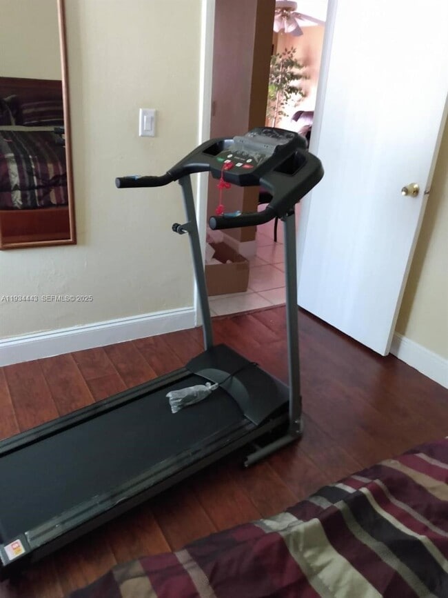 Building Photo - 728 SW 73rd Ave